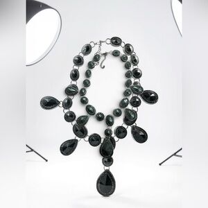 🎁 FREE EARRINGS🎁
              With 
🎁Elegant Black Statement Necklace🎁